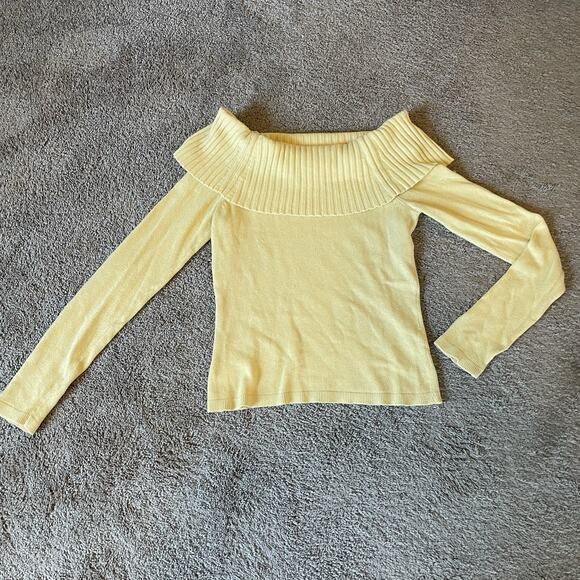 VTG Y2K GAP Size S Yellow Off Shoulder Sweater Top Knit Chic Coquette Preppy - Picture 2 of 12